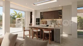 Buy villa with 4 bedrooms in Guadalmina Alta