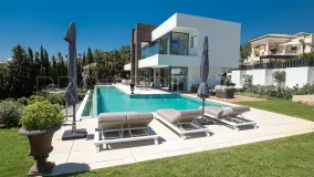 Villa for sale in Chullera with 4 bedrooms