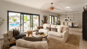 Buy 5 bedrooms villa in Parcelas del Golf