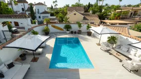Buy 5 bedrooms villa in Parcelas del Golf