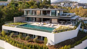 8 bedrooms villa for sale in El Herrojo