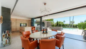 Se vende villa de 4 dormitorios en Las Brisas