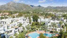 Apartamento con 4 dormitorios a la venta en Alhambra del Mar