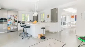 Villa a la venta en Sotogrande Bajo