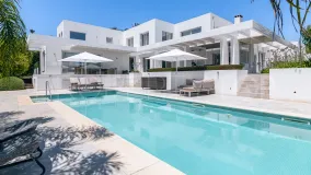 Villa a la venta en Sotogrande Bajo