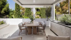 Duplex penthouse with 4 bedrooms for sale in Marbella Golden Mile
