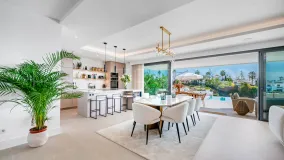 Villa for sale in Estepona