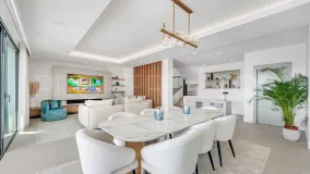 Villa for sale in Estepona