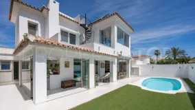 Villa in El Saladillo for sale