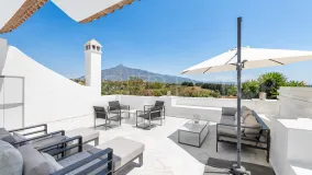 For sale Nueva Andalucia town house
