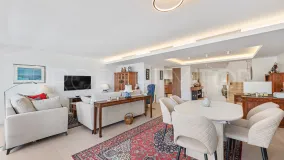 Guadalmina Alta, atico duplex con 4 dormitorios en venta