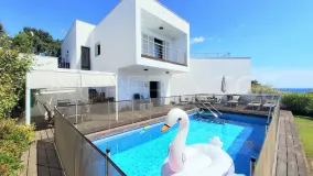 Villa en venta en Torreguadiaro con 5 dormitorios