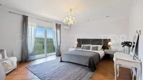 Chalet en venta con 4 dormitorios en Zona F