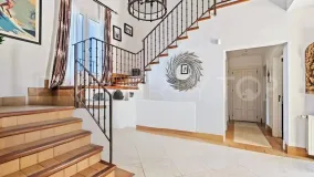 Chalet en venta con 4 dormitorios en Zona F