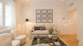 Buy flat with 3 bedrooms in Castellana