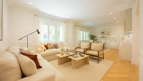 Buy flat with 3 bedrooms in Castellana
