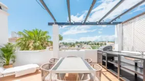 Ático con 1 dormitorio a la venta en Los Naranjos de Marbella