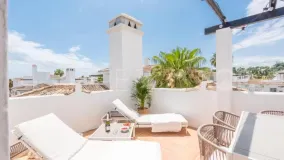 Ático con 1 dormitorio a la venta en Los Naranjos de Marbella