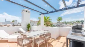 Ático con 1 dormitorio a la venta en Los Naranjos de Marbella