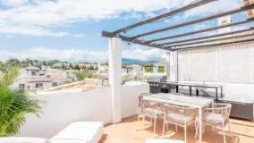Ático con 1 dormitorio a la venta en Los Naranjos de Marbella