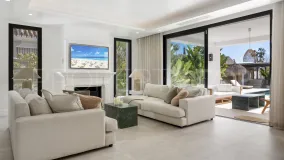 Buy villa in Nueva Andalucia with 6 bedrooms
