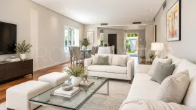 Villa en venta de 4 dormitorios en Nueva Andalucia