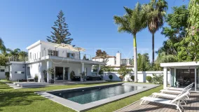 Nueva Andalucia 4 bedrooms villa for sale