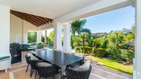 5 bedrooms villa in El Paraiso for sale
