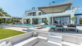 Villa a la venta en Estepona Este