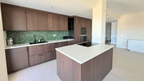 For sale apartment in Estepona Town with 3 bedrooms
