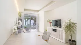 1 bedroom apartment in Estepona for sale