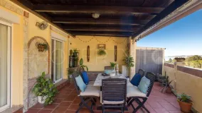 Buy chalet in Estepona