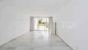 For sale 2 bedrooms apartment in Alcazaba Beach