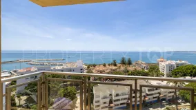 Se vende apartamento en Estepona Puerto de 3 dormitorios