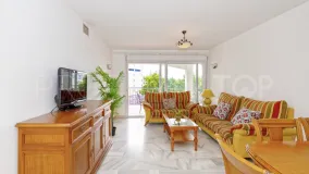 Apartamento en venta en Estepona Puerto con 3 dormitorios
