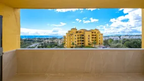 Apartamento de 3 dormitorios a la venta en Selwo