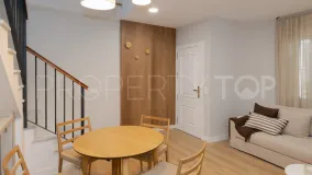 Comprar chalet con 3 dormitorios en Estepona