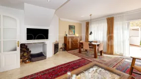 Chalet en venta en Estepona con 4 dormitorios