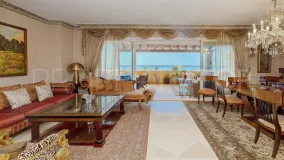 Buy duplex penthouse in Rio Real with 4 bedrooms