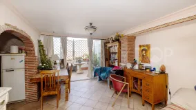 Pareado en venta en Marbella Ciudad con 6 dormitorios