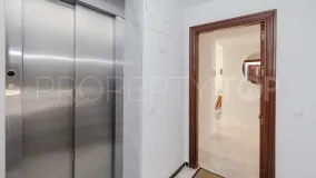 Apartamento de 4 dormitorios a la venta en Marbella Ciudad