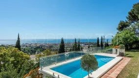 Comprar villa con 5 dormitorios en La Montua