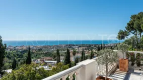 Comprar villa con 5 dormitorios en La Montua