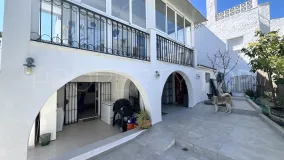 Estepona, adosado con 3 dormitorios en venta