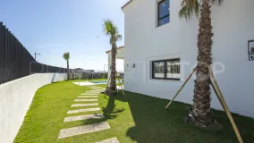 Villa en venta de 4 dormitorios en Estepona