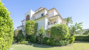 Comprar apartamento planta baja de 5 dormitorios en Benahavis