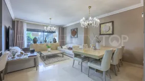 Comprar apartamento planta baja de 5 dormitorios en Benahavis