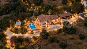 Villa for sale in Mijas