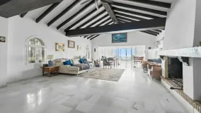 Comprar villa en Benalmadena con 5 dormitorios