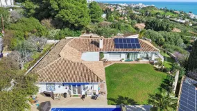 Comprar villa en Benalmadena con 5 dormitorios